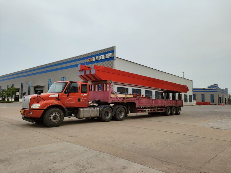 電動葫蘆橋式起重機 3臺 LH5t-17m 制作完成，發(fā)往河南漯河交付客戶使用。