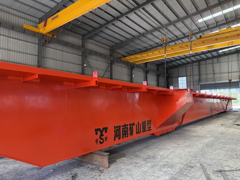 河北邯鄲某鋼鐵貿(mào)易商，2025年已在我公司采購四臺MG通用門式起重機(jī)，我公司根據(jù)客戶的實際使用工況，按需設(shè)計制作，滿足客戶的要求。